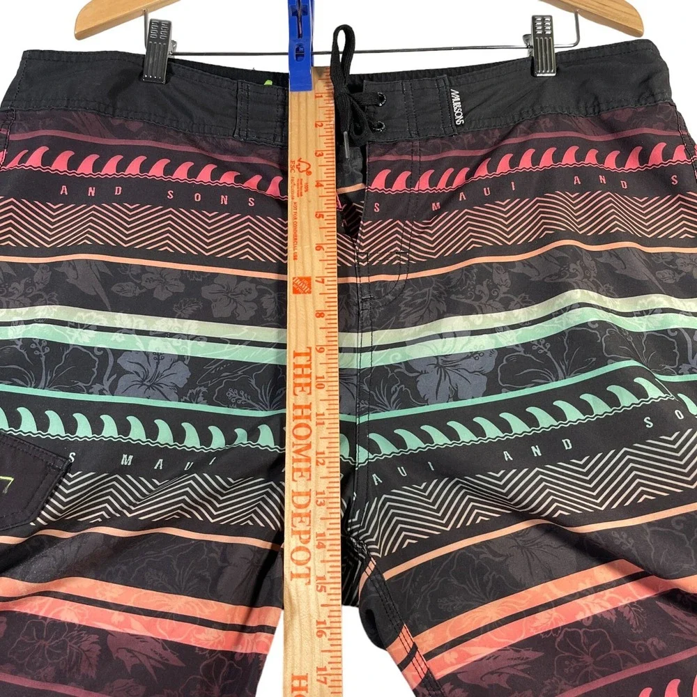 Maui and Sons Board Shorts Mens 38‎ Black Shark Striped 4 Way Stretch Surf Beach